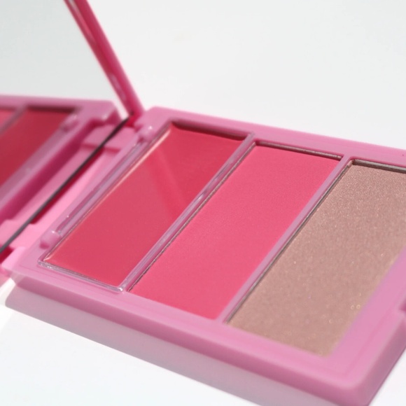 PEAR NOVA Cheek Palette in Pink - Picture 2 of 5